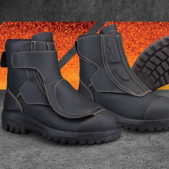 Blundstone top smelter boots